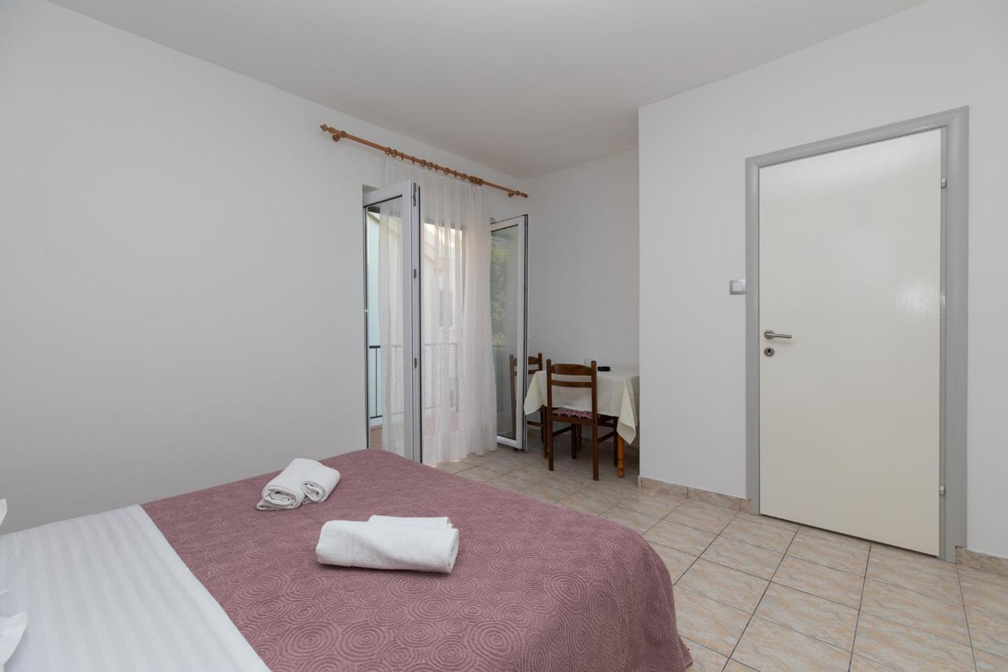 Apartments By The Sea Medici, Omis - 1046 Mimice Room photo